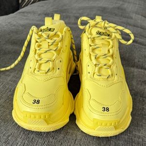 Yellow balenciaga triple  size 38